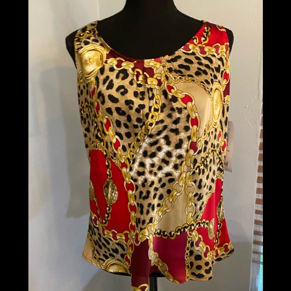 Sunny Leigh Tops - NWT Sunny Leigh Status Chain Print Sleeveless Top